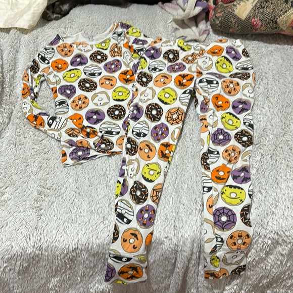 Gap 8 💯 cotton Halloween snug fit dognut pjs worn once euc monster witch web - Picture 1 of 6